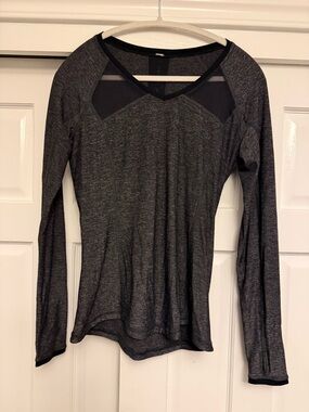 Lululemon Women's Pace Pusher Long Sleeve Top Charcoal, Size 8-10